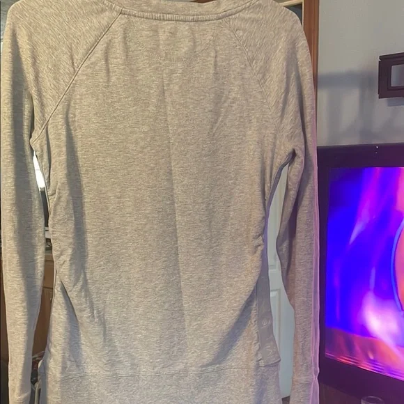Gray V-Neck Long Sleeve Shirt - Picture 3 of 3